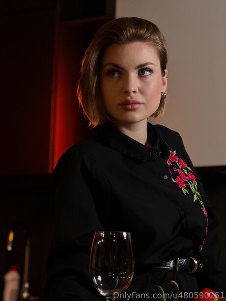 Roxy Blakee porno schöne bild