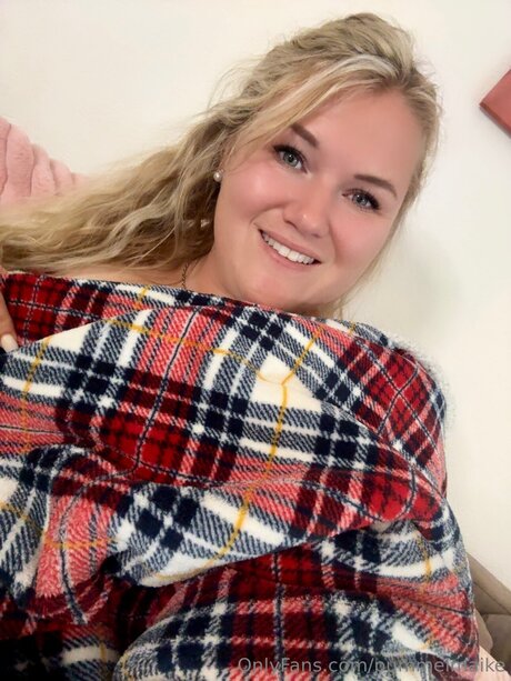 Pummelmaike top akt foto