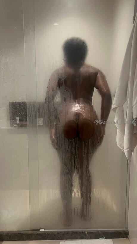 Sensual Bunny exklusive nackte galerien