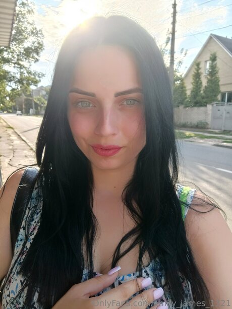 Emily Wealthy exklusive heiße foto