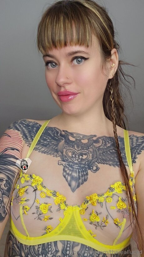 Thereallucyd model porno galerie