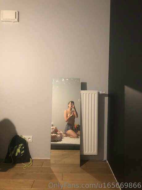 U165669866 nackte archiv