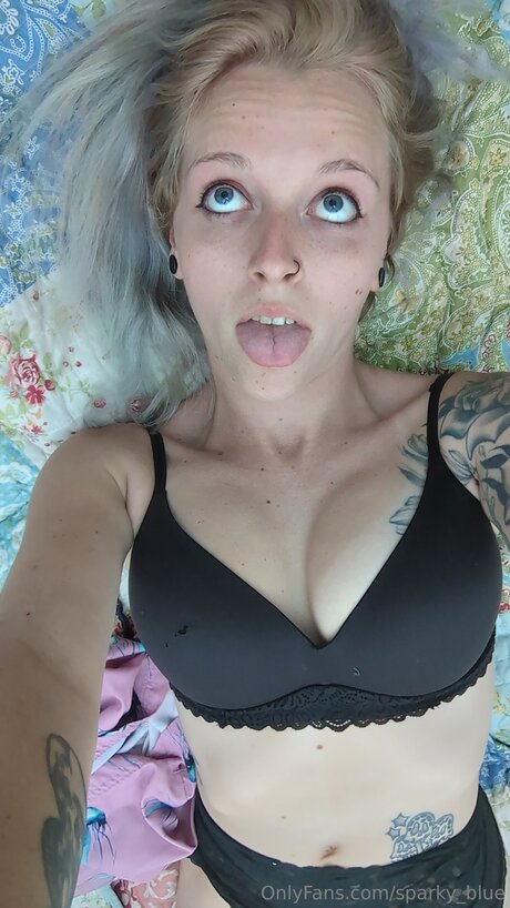 Sparky Blue pornostar kostenlose galerie