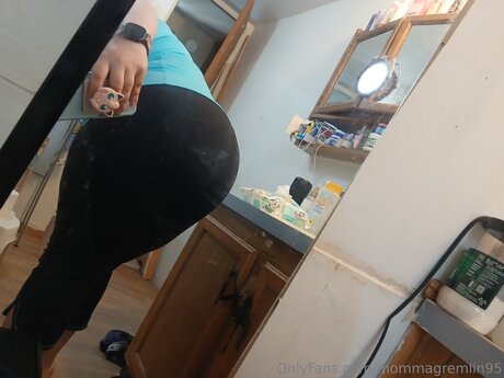 Mommagremlin95 top exklusive bild