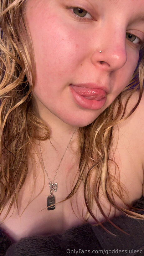 Goddessjulesc nackt nette archiv