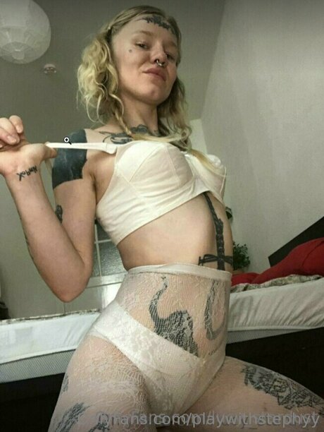 Frankyy B nackt pornostar galerien