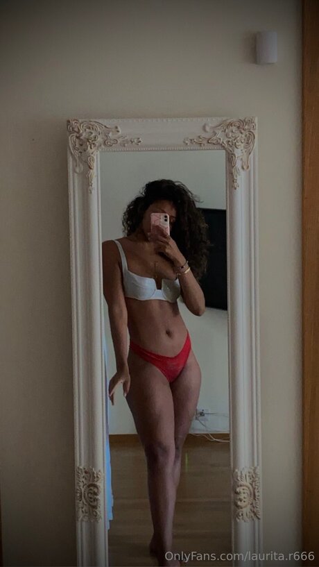 Laurita R666 xxx pornographische fotos