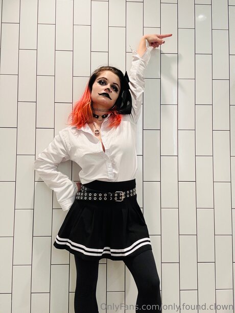 Only Found Clown hd exklusive foto