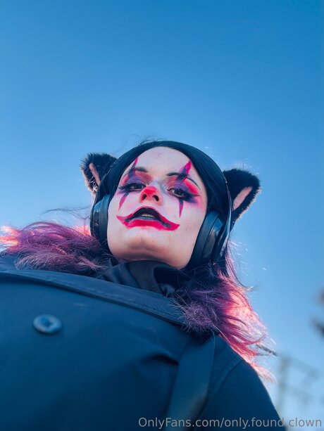 Only Found Clown nacktheit nette galerien