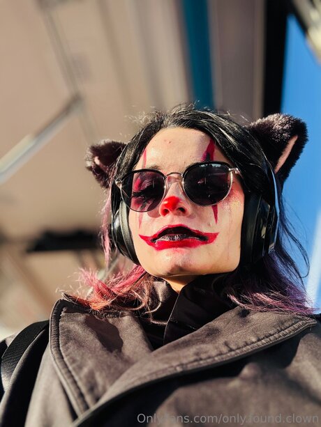 Only Found Clown xxx bild