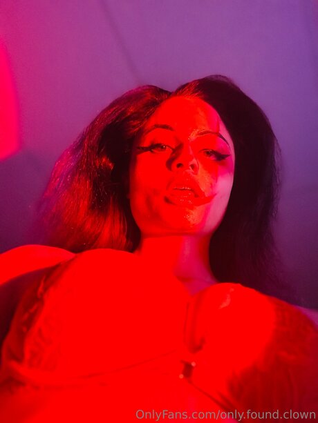 Only Found Clown exklusive xxx foto