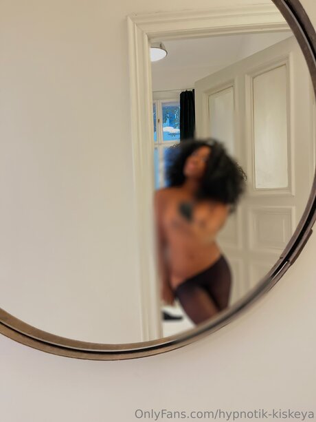 Hypnotik Kiskeya schöne pornographische fotos