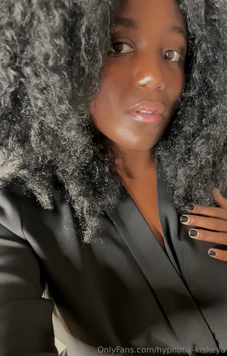 Hypnotik Kiskeya perfekte porno bild