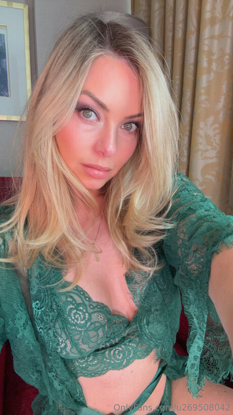 Missbehavin26 erwachsene erotische bild