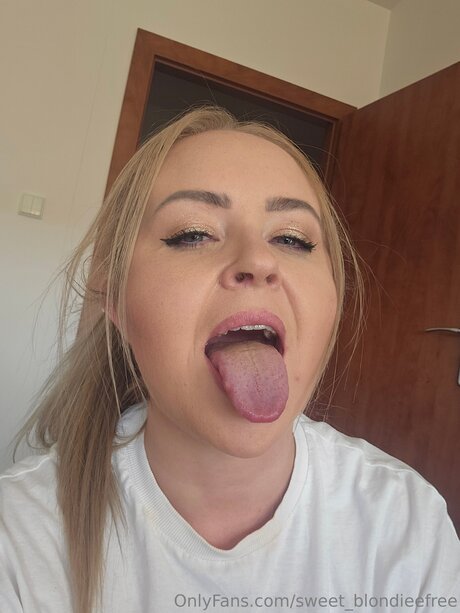 Sweet Blondieefree schöne pornographische bild