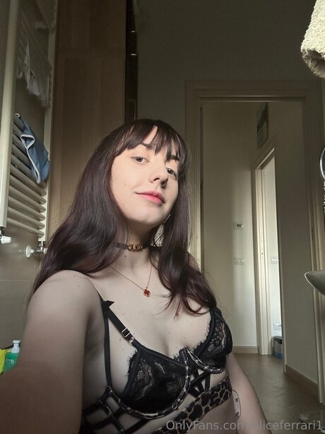 Aliceferrari1 freie erwachsene bild