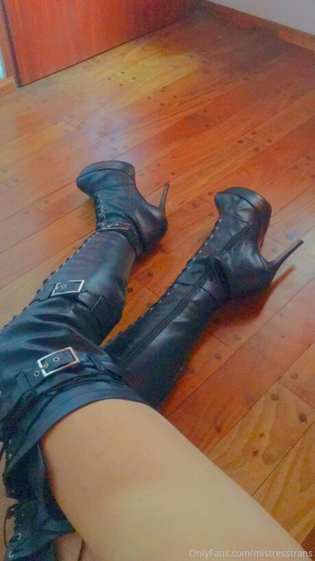 Lalucer0 nackt perfekte bild