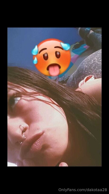 Dakotaa28 freie nackte foto