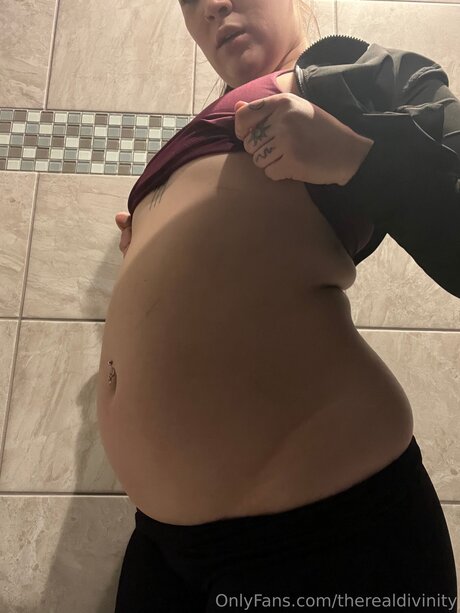 Therealdivinity pornostar nacktheit foto