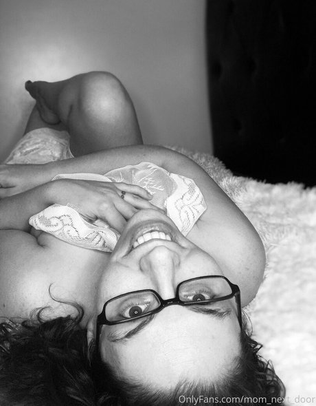 mom next door hübsche erotische fotos