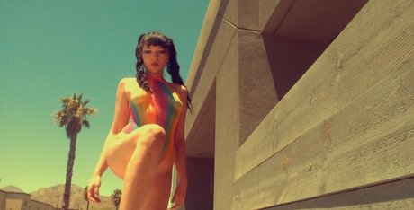 große titten junge onlyfans hübsche schöne bild