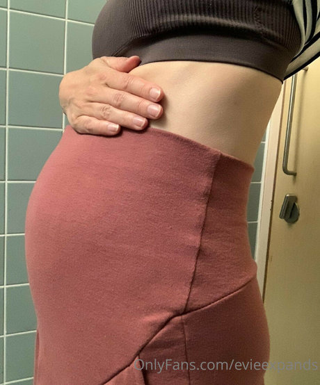 evieexpands schauspielerin exklusive bild