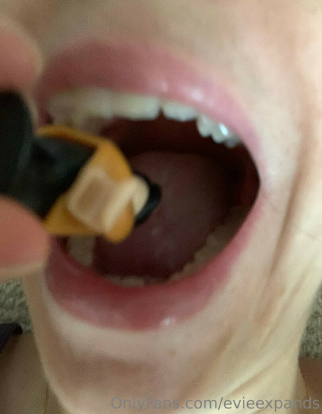 evieexpands heiße nackte bild