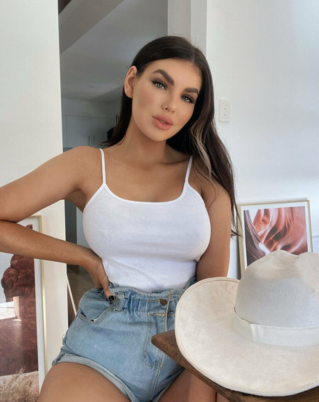 nicolethorne heiße galerie