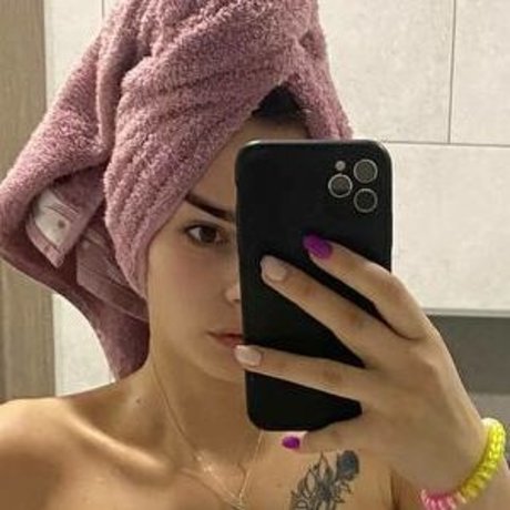 Kisa Tanya perfekte erotische fotos