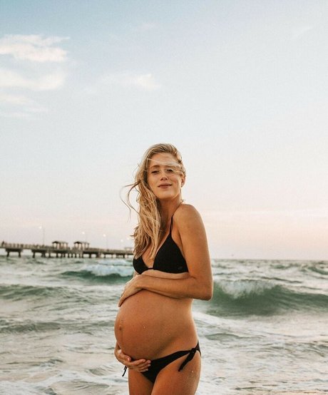 Allie Wes porno nette galerien