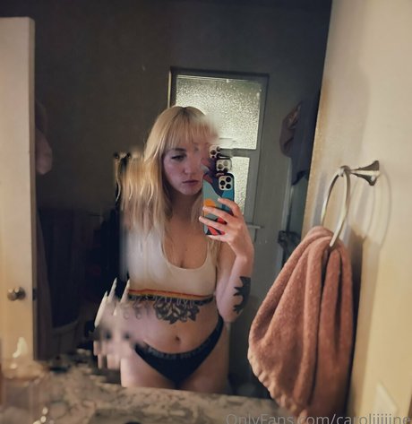 caroliiiiine nackt hd bild