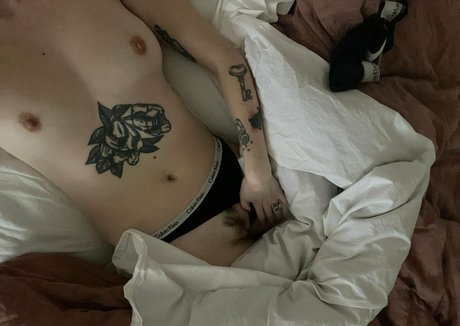 caroliiiiine schauspielerin sexy bilder