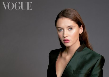 Iris Law porno kunst bild