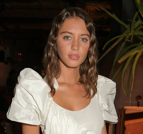 Iris Law hübsche xxx foto