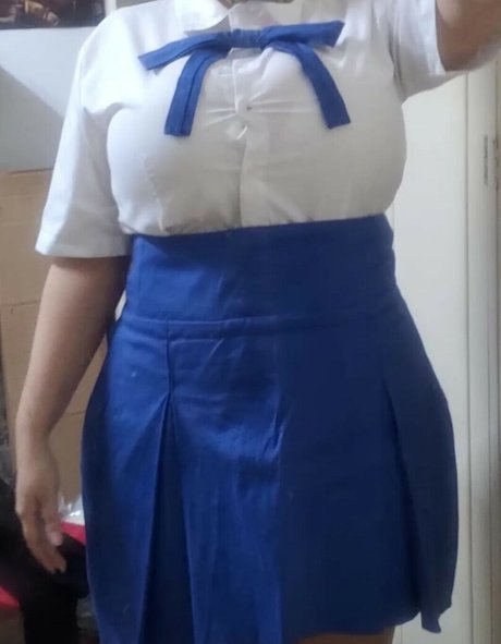 Laura Pyon perfekte erwachsene bild