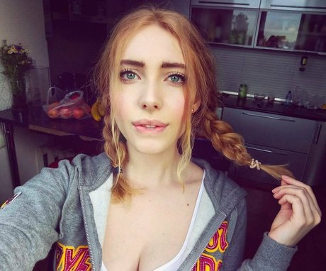 Alissa Strekozova sexy kunst archiv