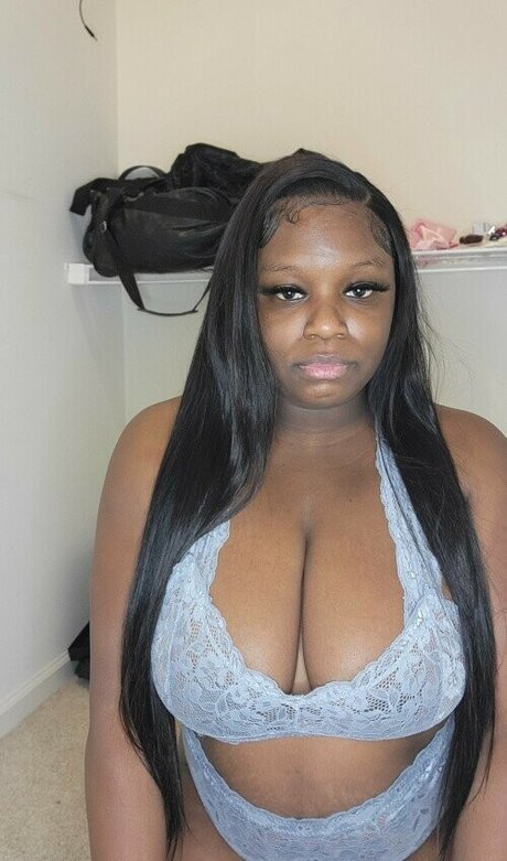 ThatChocoBxtch model nette bild