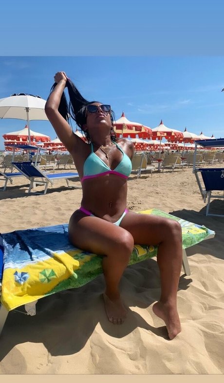 ayllagatina sexy fotos