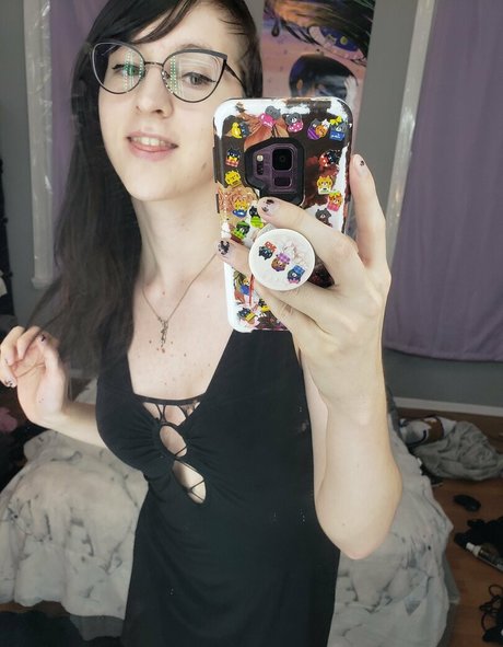 gothravemom nackte fotos