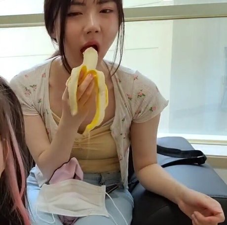 Bubbly live model pornographische bild