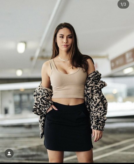 Sarah Decker erotische akt fotos