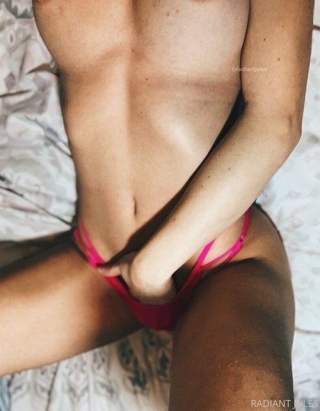 RadiantJules nackt heiße galerie