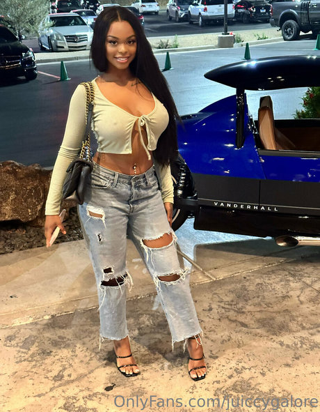 juiccygalore model sex bilder