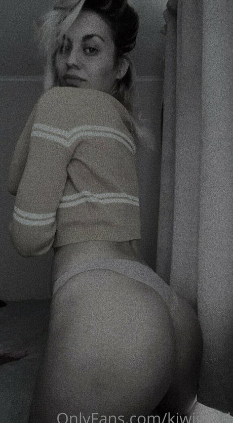 kiwigiiiirl hübsche nackte archiv