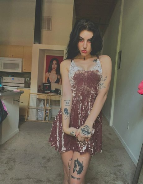 ghosti exklusive nackten bilder