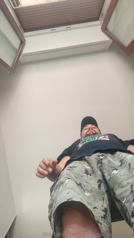 Giant Beautiful Disaster freie sex archiv