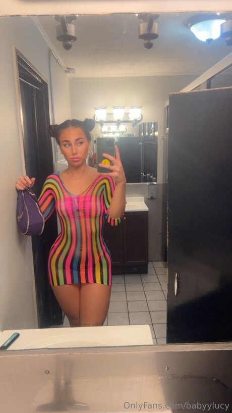 Babyylucy schauspielerin nacktheit galerien