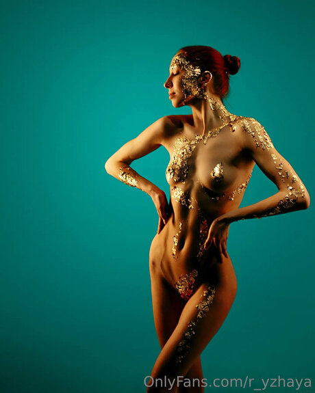 R Yzhaya porno hd fotos