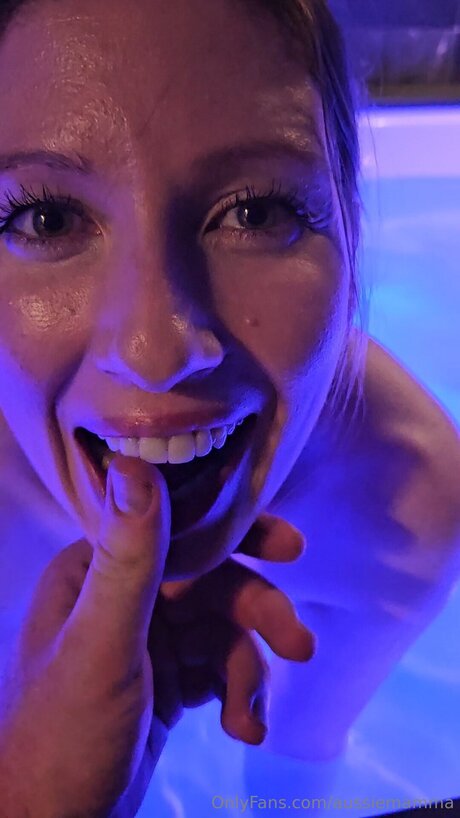 Poppybrightwater porno kunst bilder