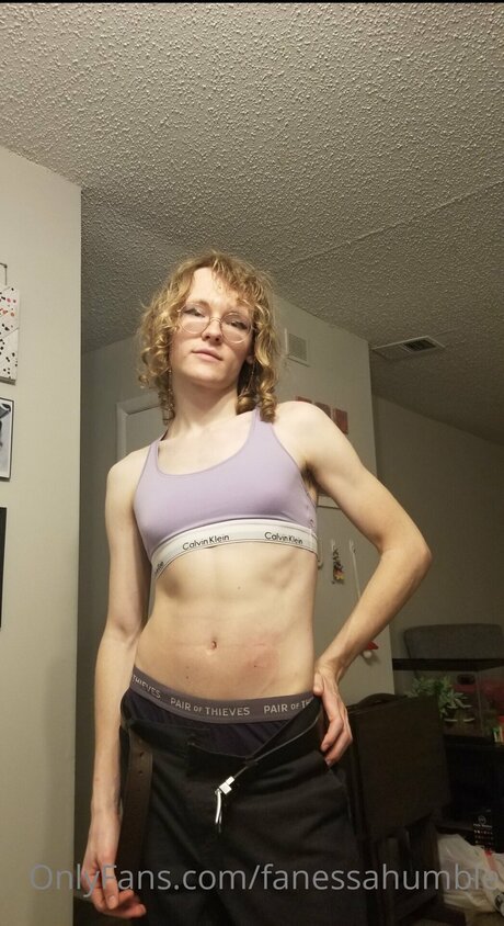 Fanessahumble kunst heiße fotos